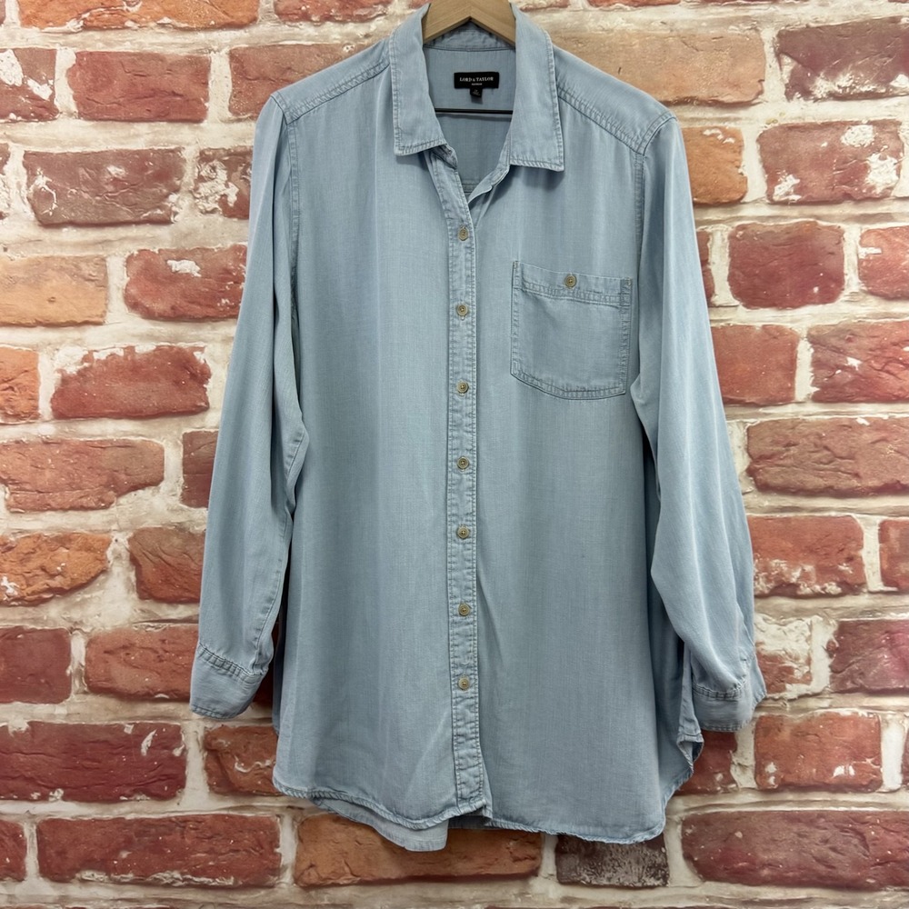Lord & Taylor Top Women's 2X Light Blue Chambray Denim Button Front Causal Shirt